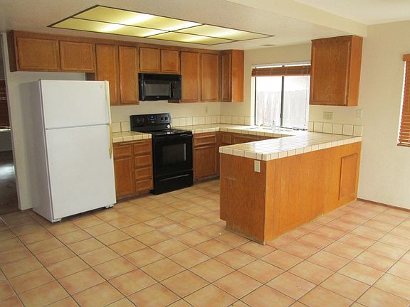 4th image of 13160 Jane Ct