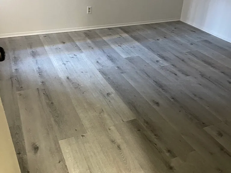 1371 Loma Ave — Photo 4