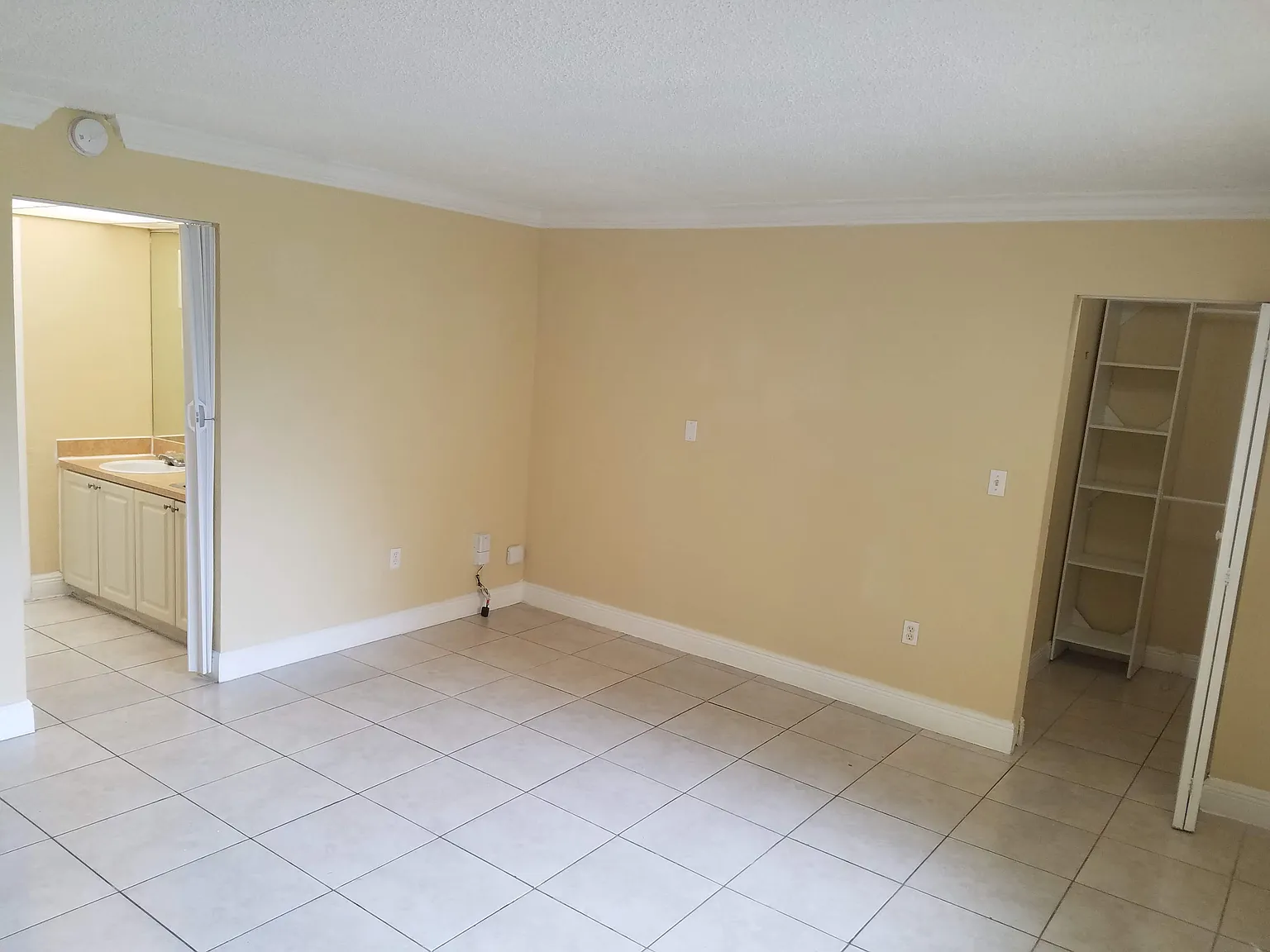 Studio, 480 sqft, $1,300 — Photo 4