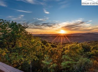 100 Spruce Hollow Rd, Banner Elk, NC 28604