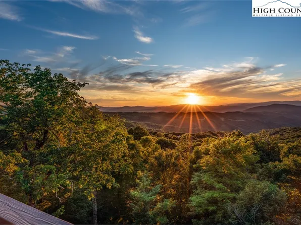 100 Spruce Hollow Road, Beech Mountain, NC 28604