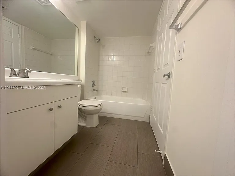 2640 S University Dr #118 — Photo 17