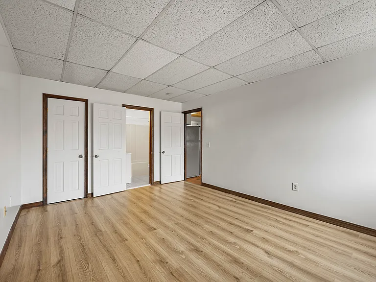 55 Crystal St #8 — Photo 9