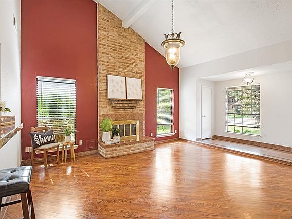 5th image of 17934 Valley Knoll Dr