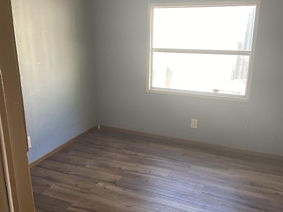 4th image of 107 Langford Dr