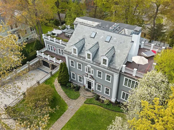 95 Temple St, Newton, MA 02465