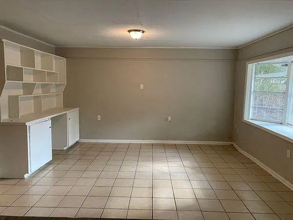 3 bed, 1.5 bath, 1296 sqft, $1,100 — Photo 3