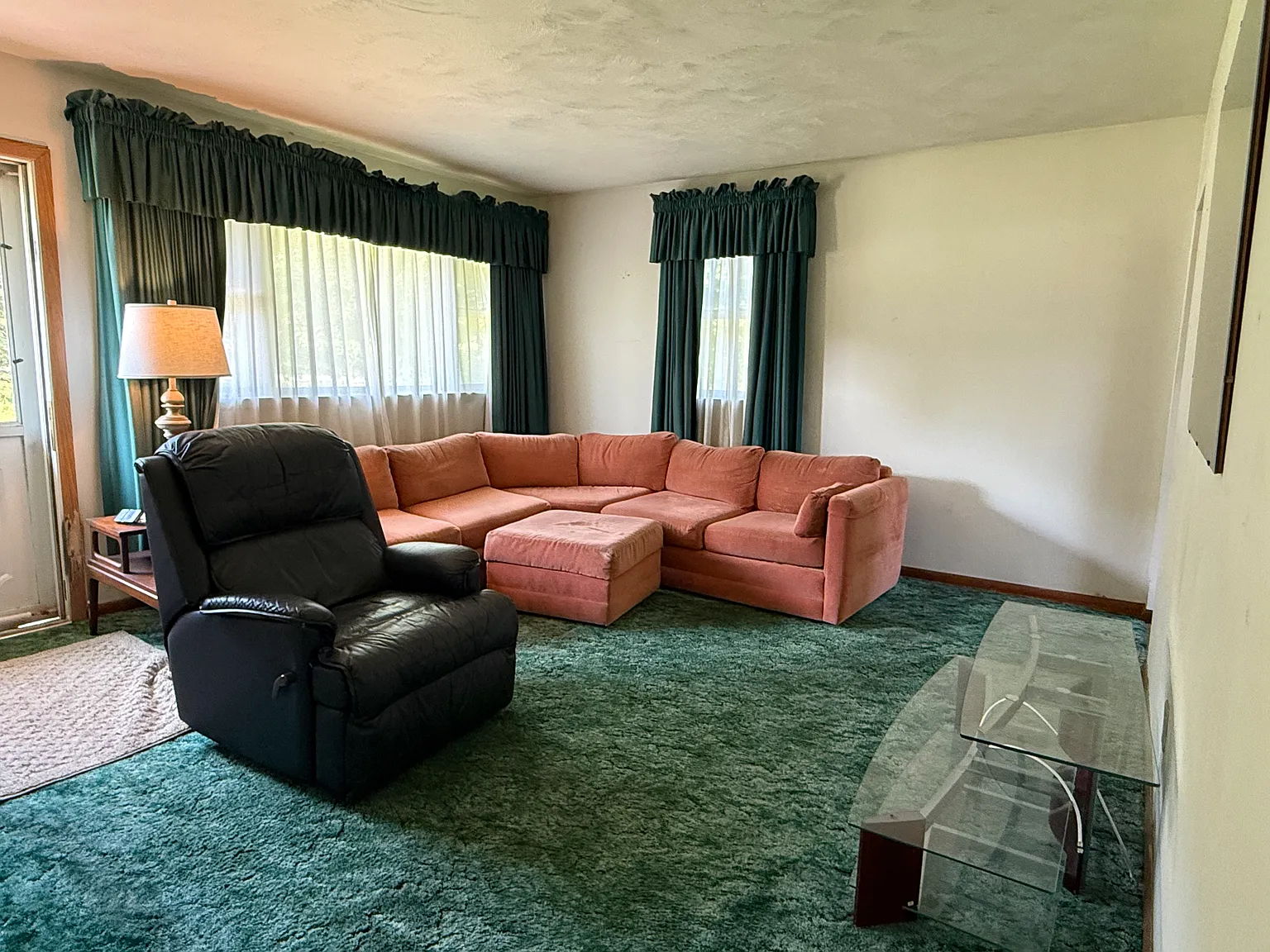 2 bed, 1.5 bath, 744 sqft, $1,400 — Photo 4