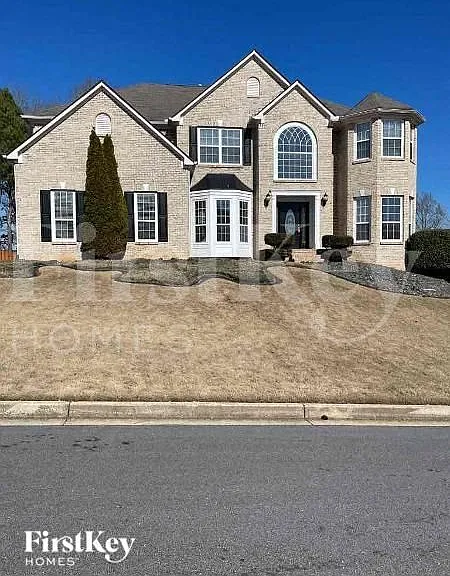 1157 Fountain Crest Dr — Photo 2