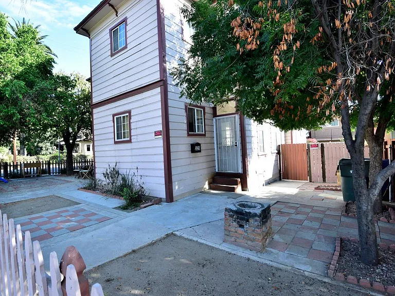 328 E Olive Ave — Photo 33