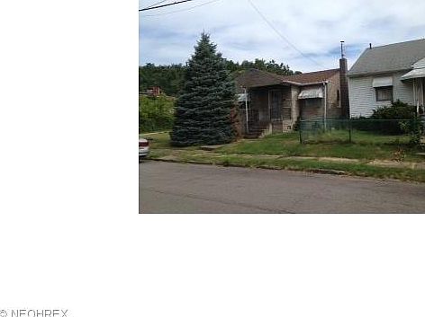 1st image of 221 2nd Ave
