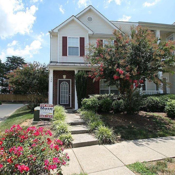 2nd image of 390 Erinn Rd
