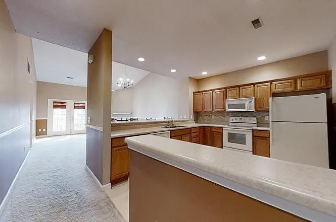 3832 Thornhill Cir — Photo 15