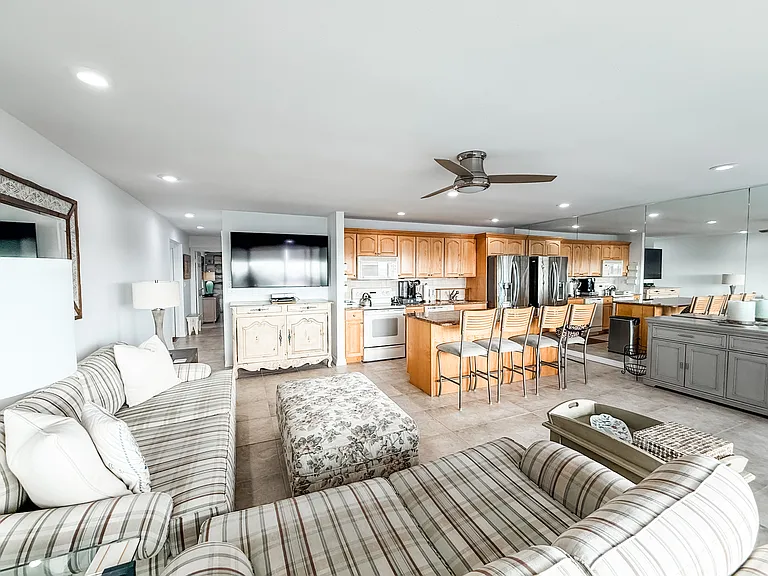 261 Dune Rd #112 — Photo 4