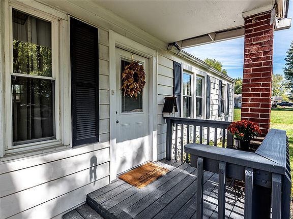 2nd image of 3822 Greentree Rd