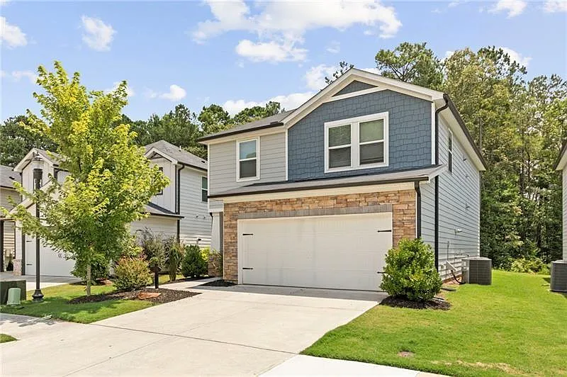 4 bed, 3.0 bath, 2139 sqft, $2,600 — Photo 2