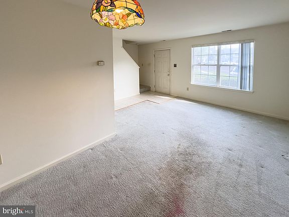 4th image of 3307 Kenwood Dr W