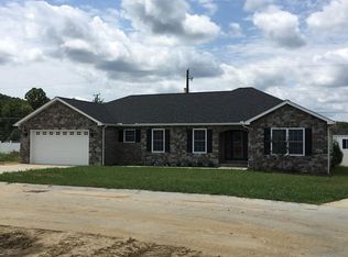 14 Maxwell Cir, Milton, WV 25541