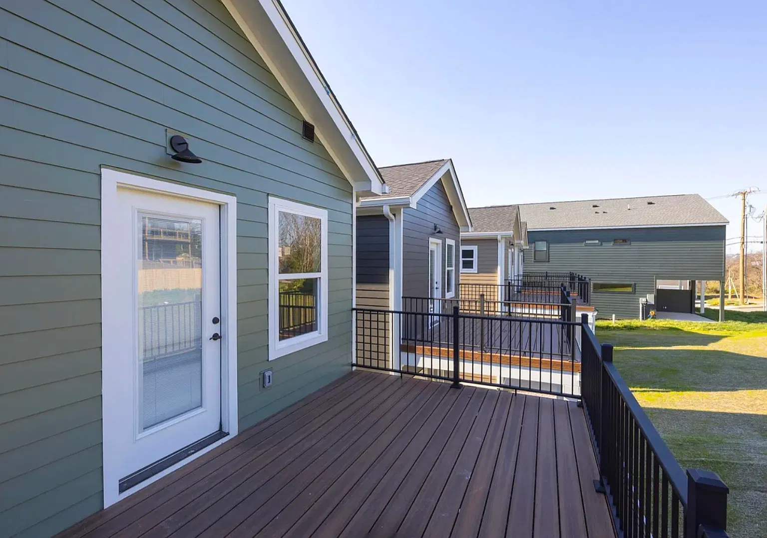 4 bed, $2,895 — Photo 2
