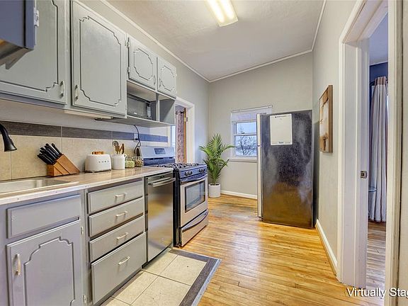4th image of 1548 Saint Clair Pkwy #1