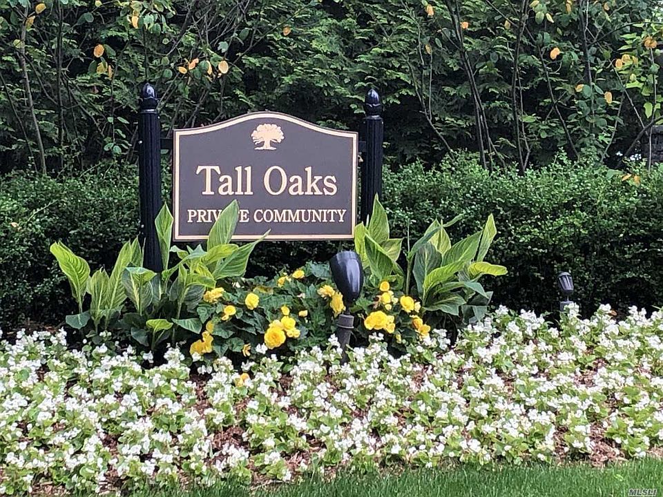2nd image of 115 Tall Oak Cresc