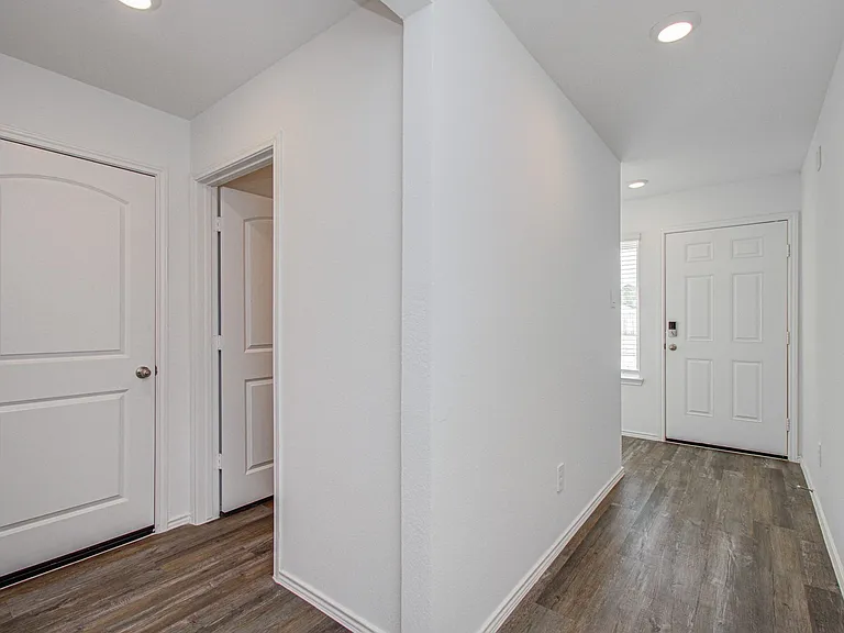 6111 Grove Of Pines St — Photo 6