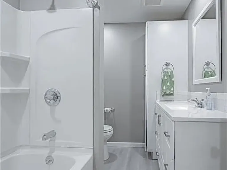 44-52 Webster St #2 — Photo 4