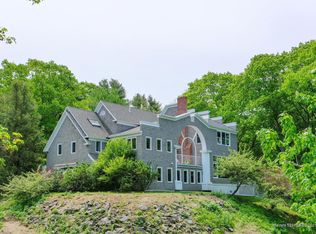 16 Farms Edge Rd, Cape Elizabeth, ME 04107