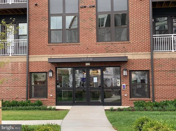 3925 Fair Ridge Dr APT 301, Fairfax, VA 22033