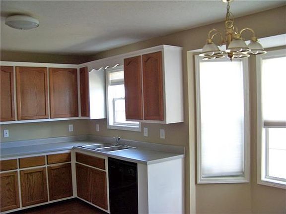 3rd image of 3214 N Senseney Cir