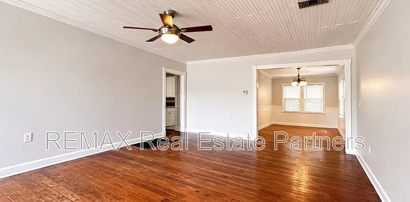 3 bed, 2.0 bath, 1444 sqft, $1,600 — Photo 2