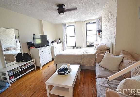 2nd image of 457 W 50th St APT 4RE