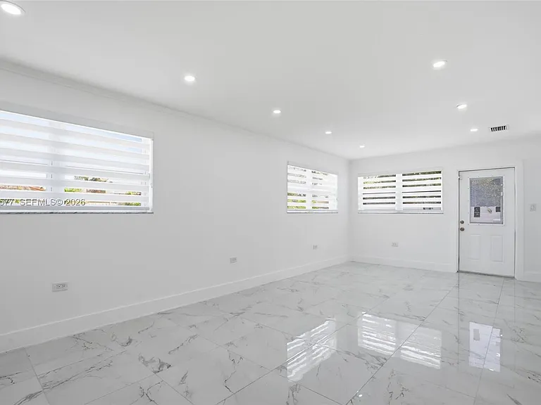 5521 SW 104th Ave — Photo 11