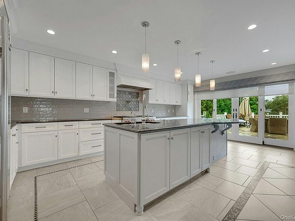 5th image of 47 Highland Ave