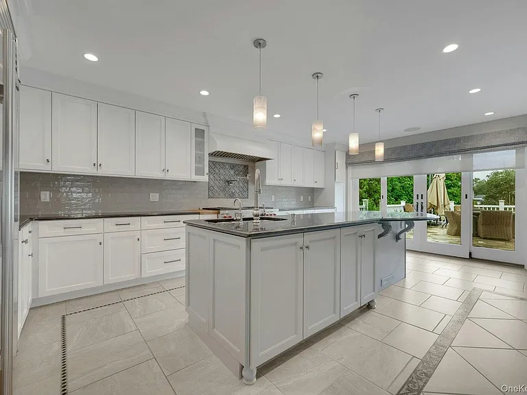 47 Highland Ave — Photo 5