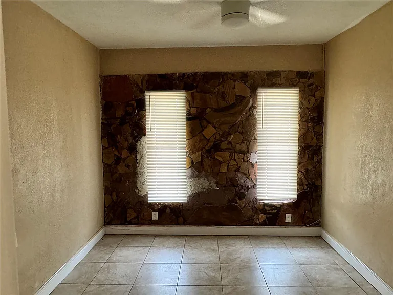 2091 Oleander Dr — Photo 9
