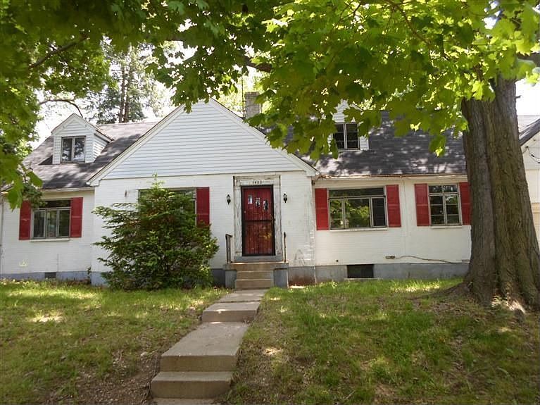 1st image of 1482 Vernon Dr