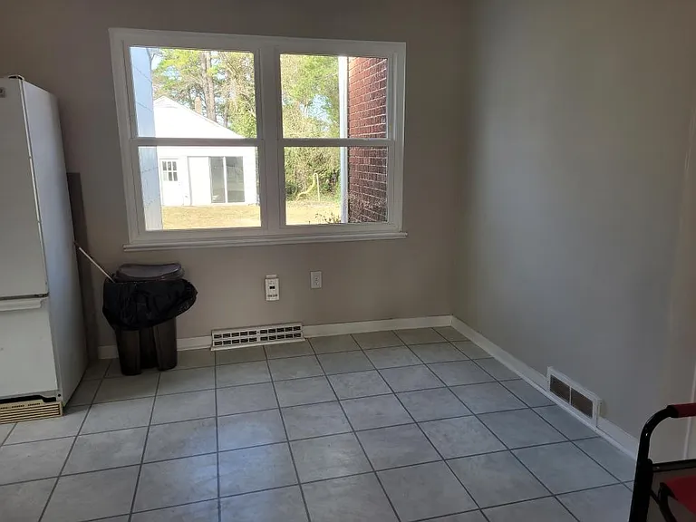 407 Woodrow Ave — Photo 5