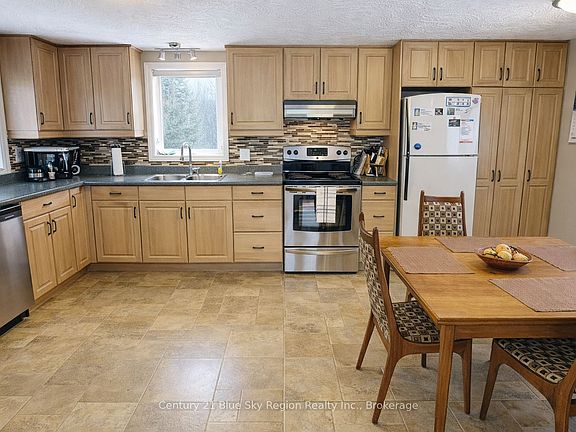 4th image of 36 Nichols St