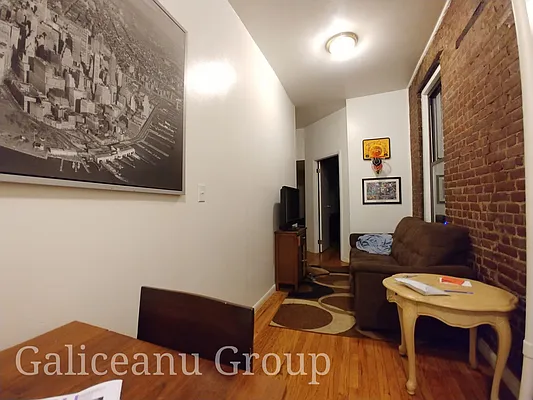 Rented by Lexington Real Estate Group | media 31
