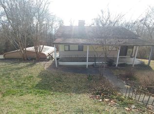 211 Outer Dr, Oak Ridge, TN 37830