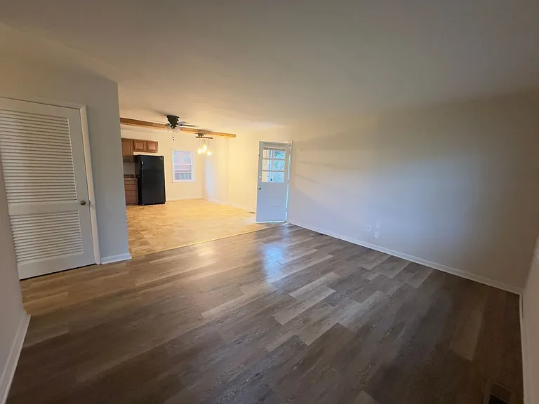 321 Purdue Pl — Photo 2