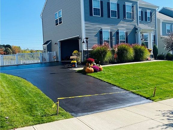 3rd image of 331 Eagle Dr