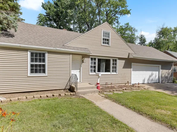 1510 E Gate Pkwy, Rockford, IL 61108