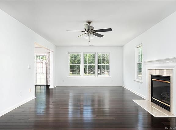 5th image of 2419 Galena Ln