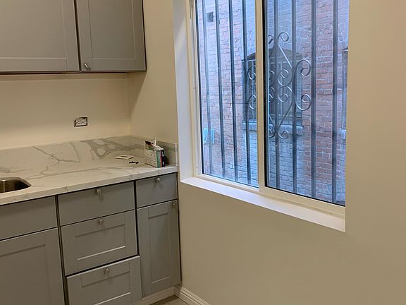 3rd image of 114 N Westmoreland Ave APT 4