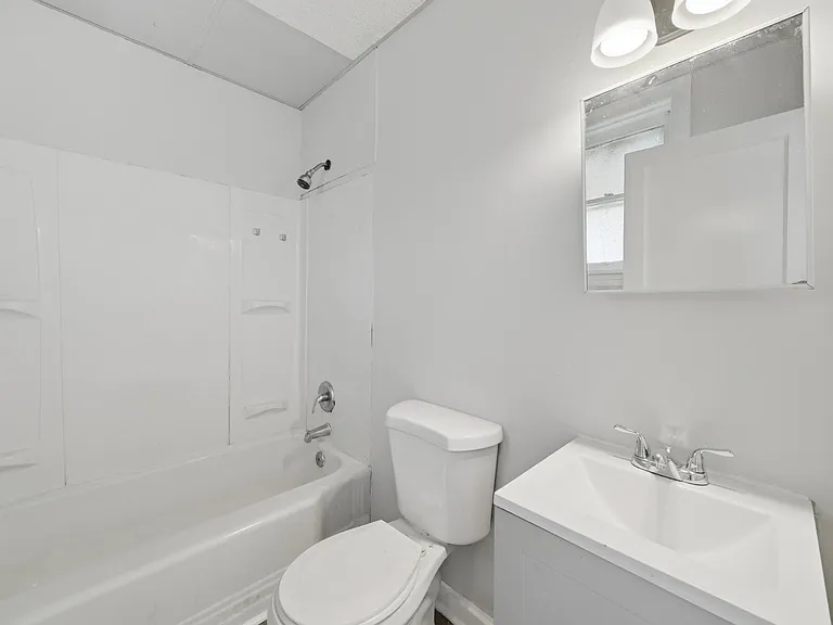 505 W Church St — Photo 31