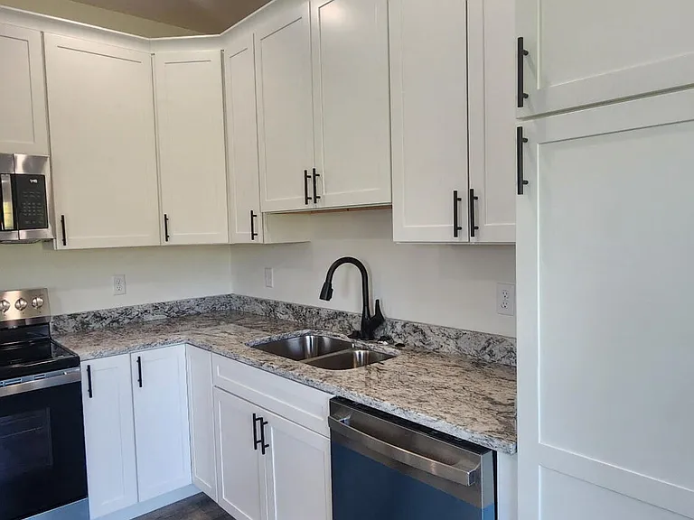 929 Olympic Ct — Photo 8