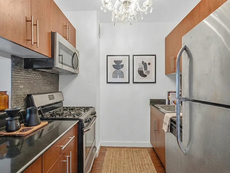 100 John St #2504 — Photo 2