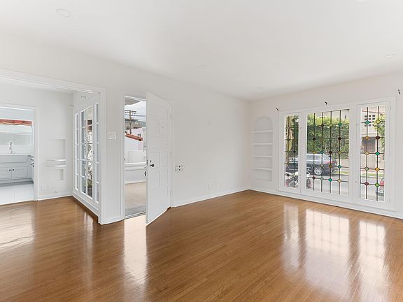 4th image of 8472 Oakwood Ave #8472